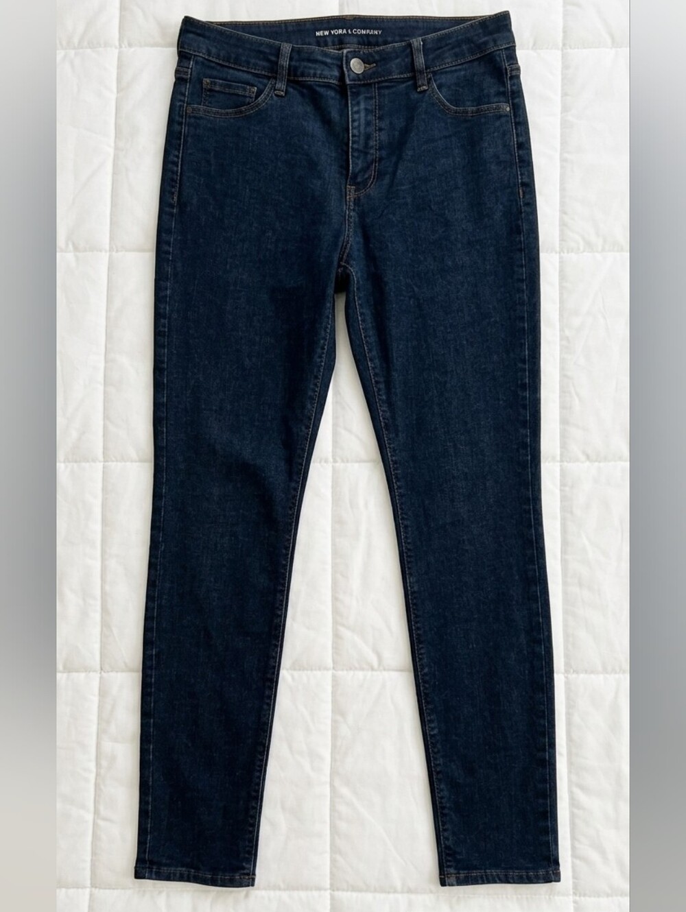New York & Company Soho Jeggings | Size Large | Dark Wash | Stretch Denim